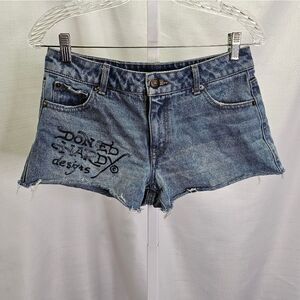 Ed Hardy Born Free Painted Birds Raw Hen Denim Shorts Size Small